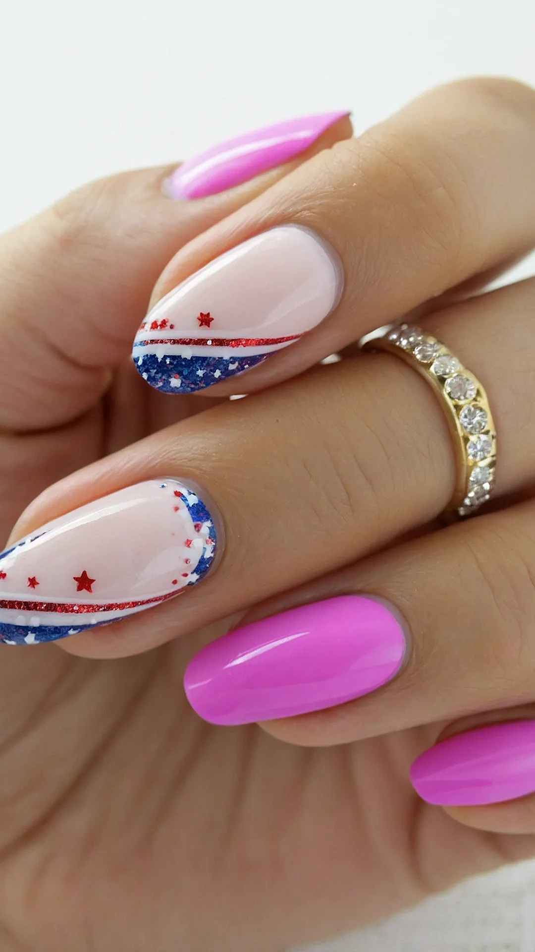 Sparkling Stars: Festive Nails for the 4th of July